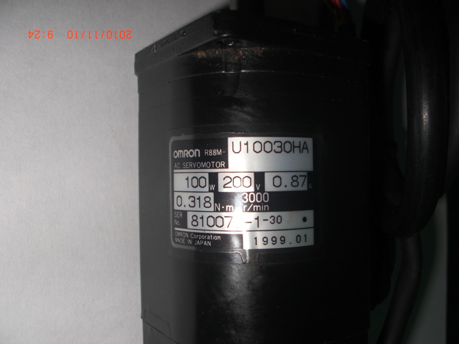 OMRON R88M-V10030HA  欧姆龙  810077-1-11
